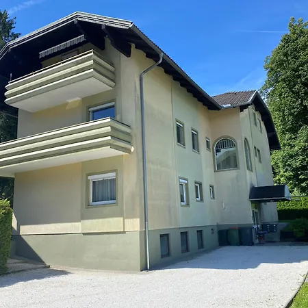 Efeunest Velden * Velden am Woerthersee