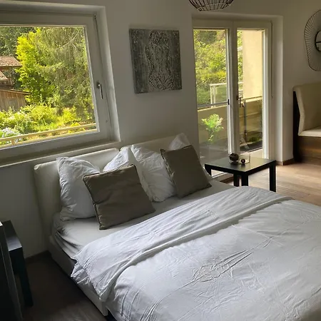 Efeunest - Stilvolles Mit Balkon شقة