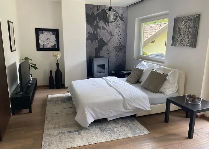 Efeunest - Stilvolles Mit Balkon *