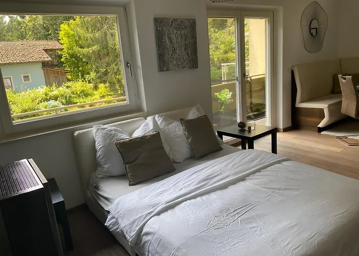 Efeunest - Stilvolles Mit Balkon Apartament