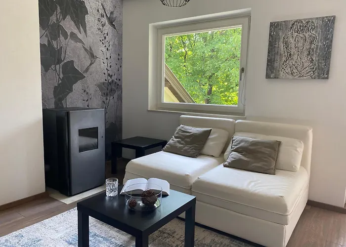 Efeunest - Stilvolles Mit Balkon Apartament